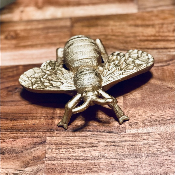 Target Gold Resin Bumble Bee Garden Figure Tiered Tray Decor - Picture 4 of 9